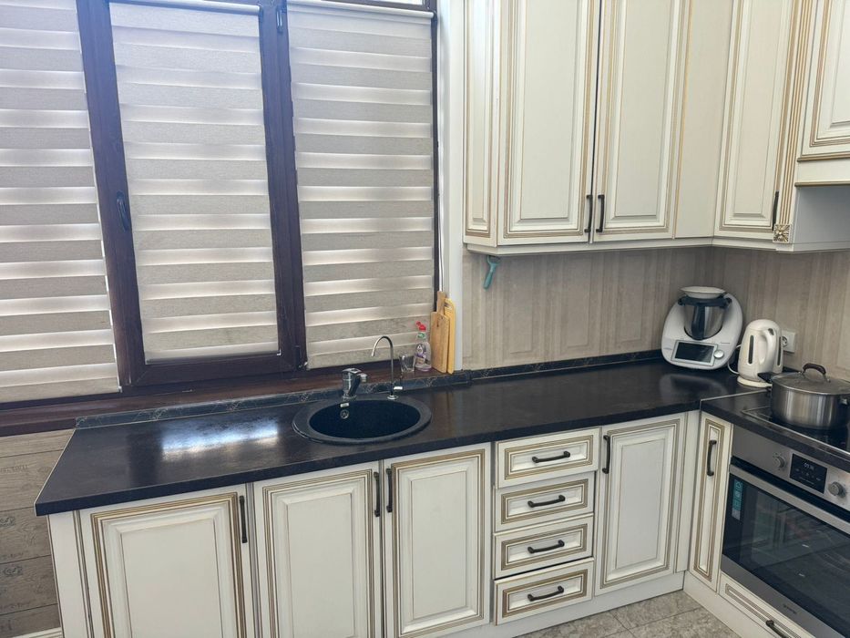 Продаю кухню с прихожей