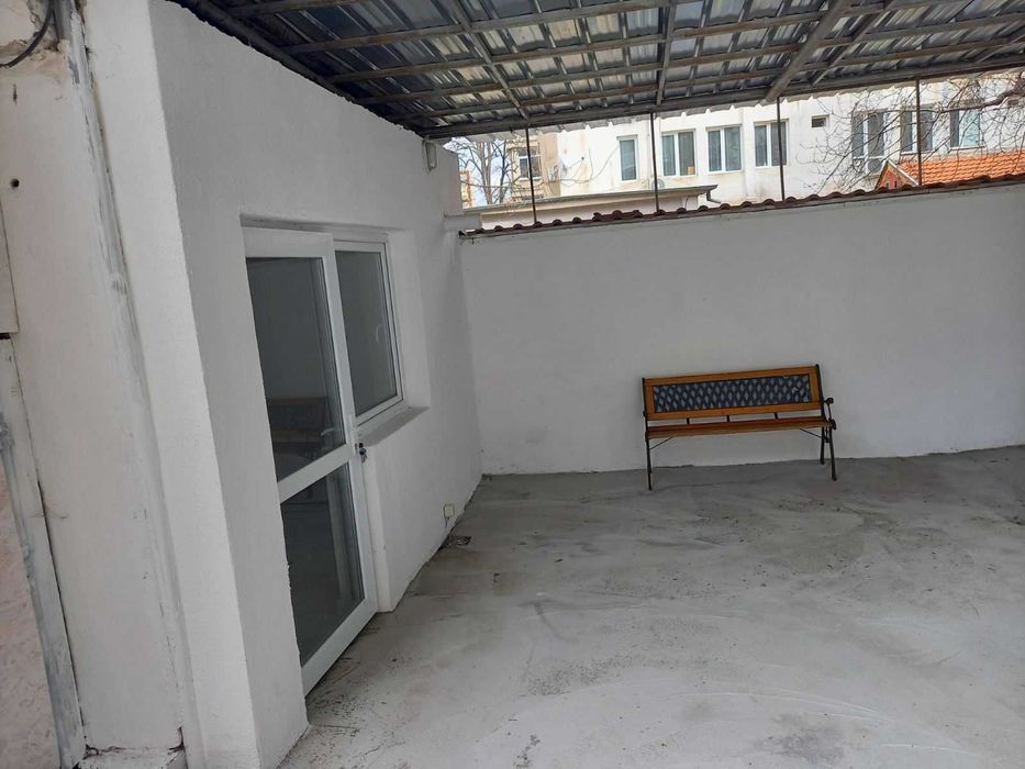 Дава се под наем Етаж от къща в Враца, Център - 45 кв.м за 178.5 € - Снимка #5