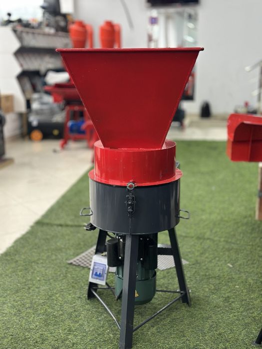 Хашак ва пояларни кесиб бериш курилмаси ХИТОЙ  6,5квт (220вольт)