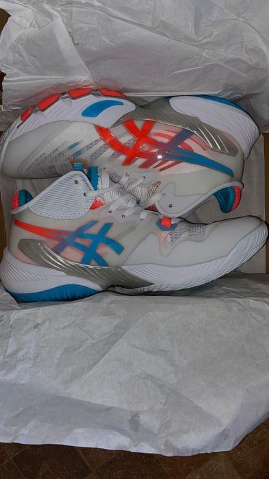 Продам новый Asics metarais оригинал