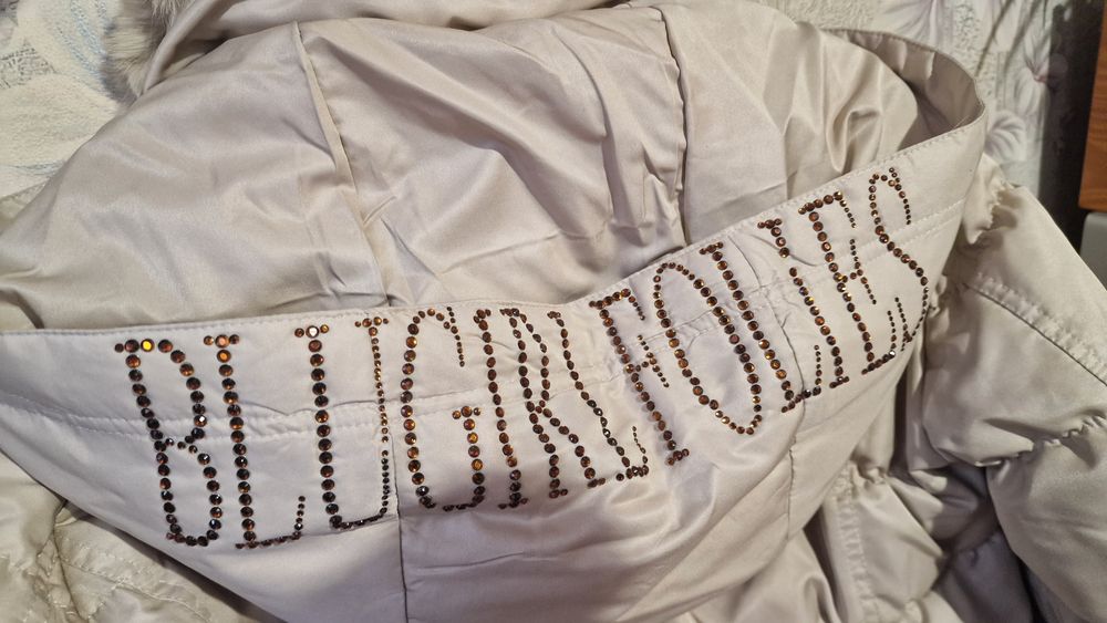 Късо дамско яке Blugirl с пух и яка от норка, размер С