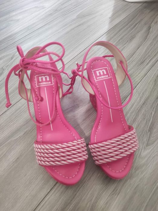 Sandale noi cu platforma Nr 36