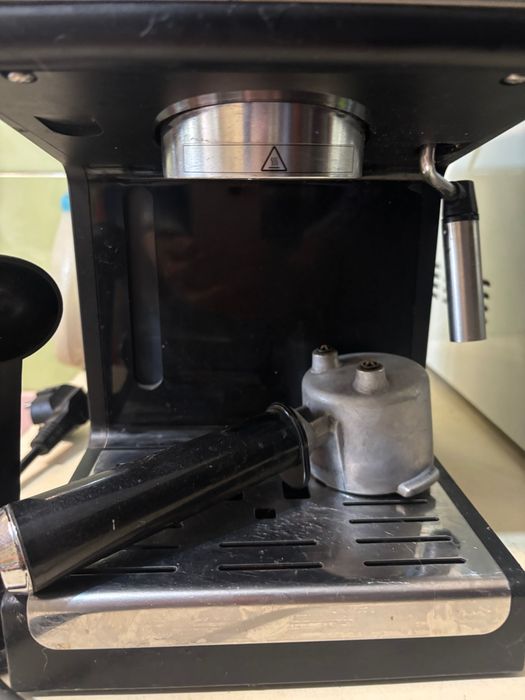 Кофеварка Рожковая Delonghi б/у