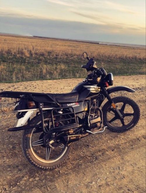Мотоцикл GSX suzuki 200
