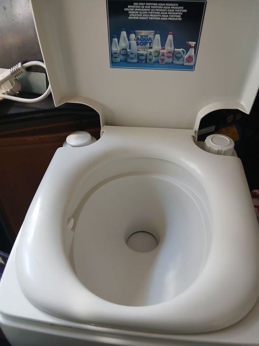 Химически тоалетни