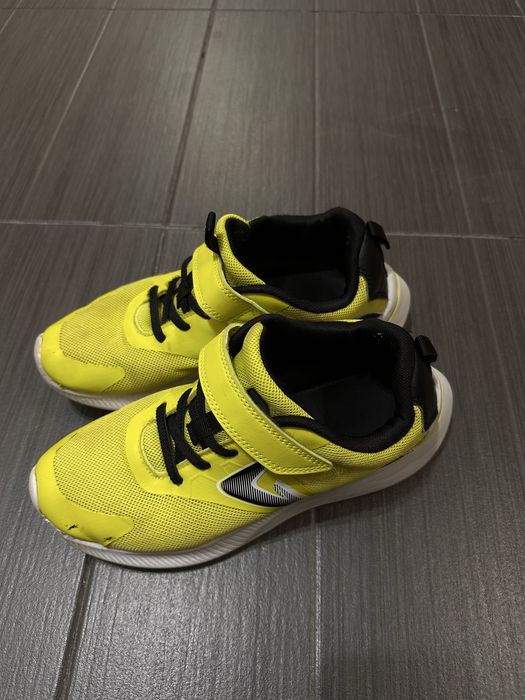 Продам кроссовки Demix оригинал