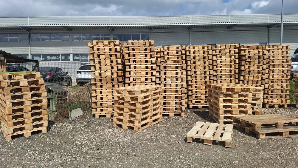 Vând paleti euro și NON euro