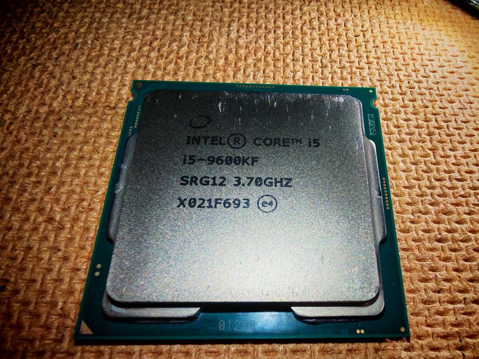 Процессор Intel Core i5-9600KF (LGA 1151-v2)