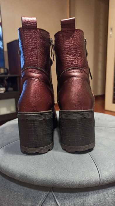 Ghete piele naturala Dasha