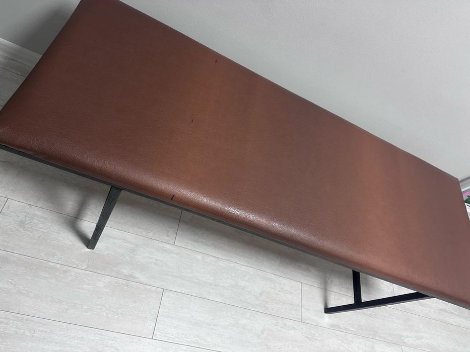 Продам массажные кушетки 2шт