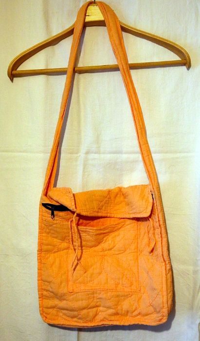 Продавам няколко чанти и торбички с етно мотиви от Индия и Египет