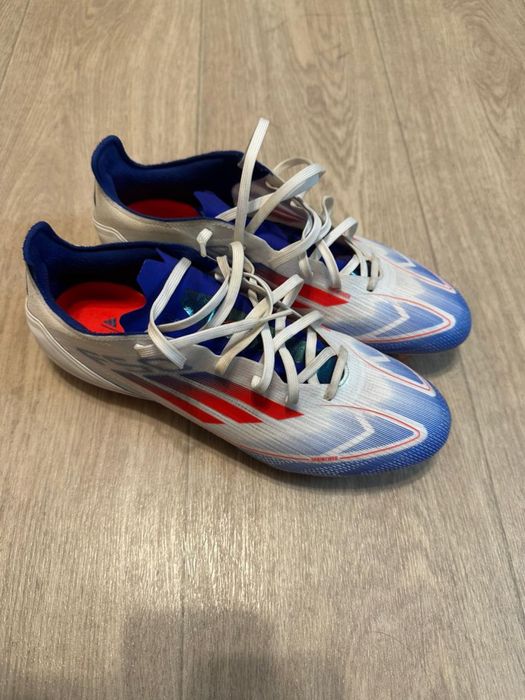 Футбольные бутсы