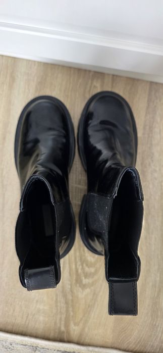 Ghete de dama - H&M Premium - marime 37; piele.