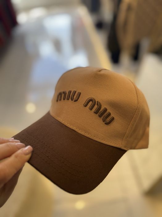 Miu miu шапки 29€ за брой