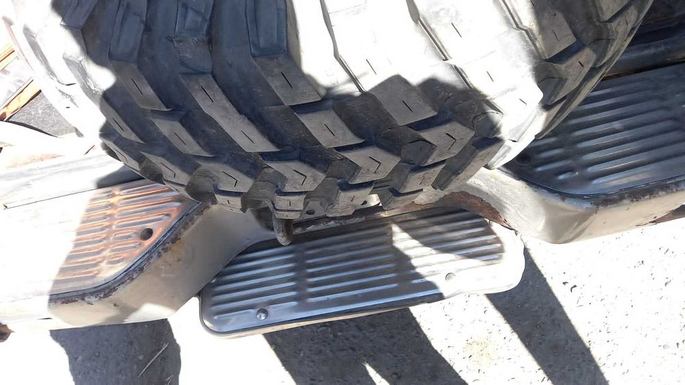 Резина б/у грязивая