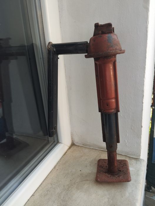 Винтов крик за бус