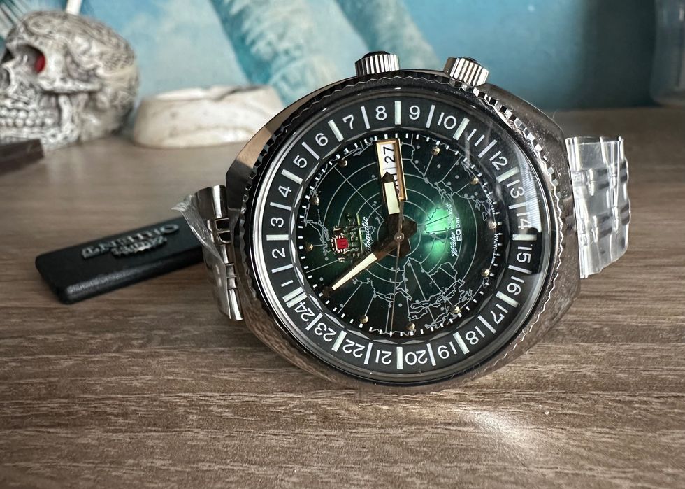 *Нов* часовник ORIENT WORLD MAP RA-AA0E02E