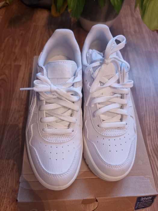 Adidasi ASICS albi marime 39