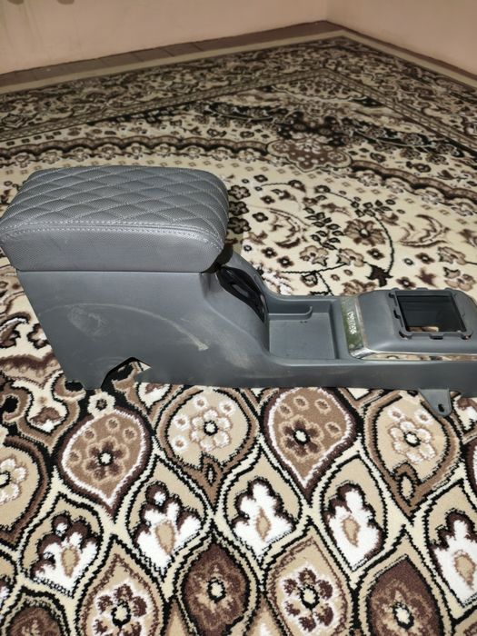 Damas uchun bar, подлокотник дамас