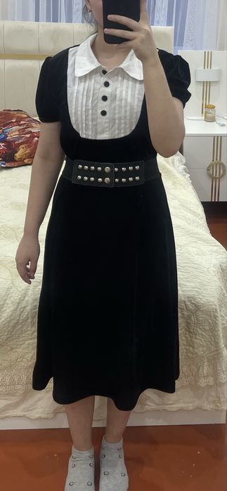 Красивое платье размер 42  не одевала не разу