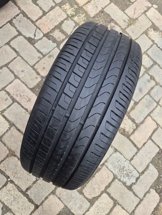 O bucată 255/45 R20 vară - una Pirelli