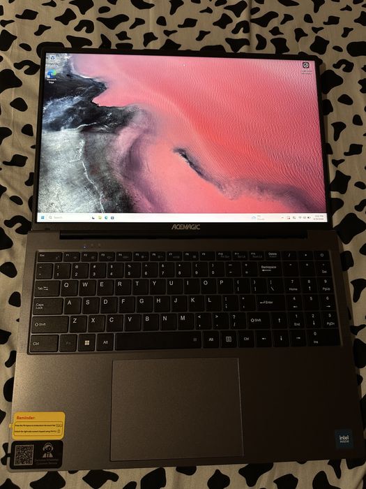 Vand laptop ca nou