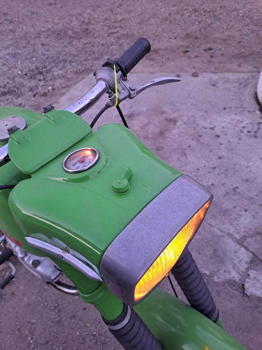 Motocicleta Mobra 50 Super