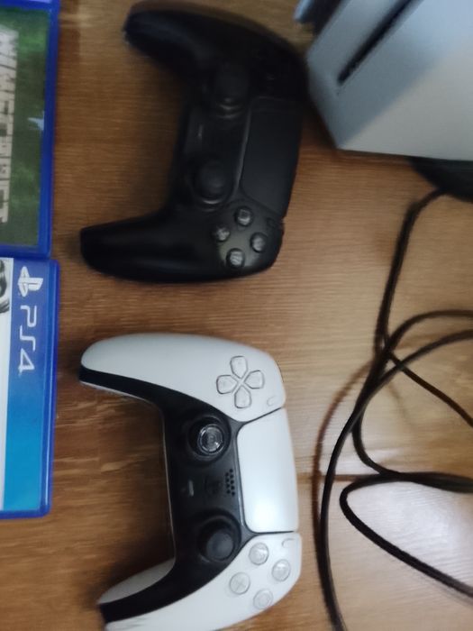 Playstation 5 (в отличном состоянии)