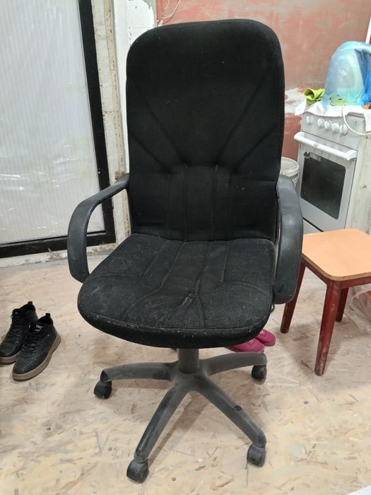 Продам компьютерный стол