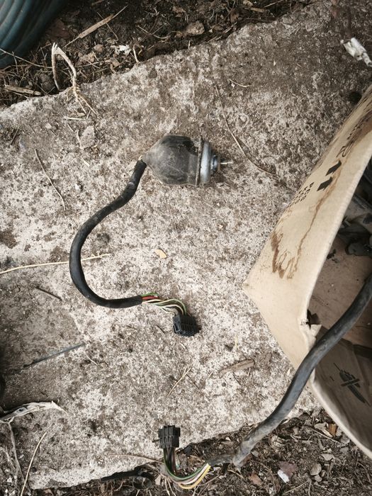 Запчасти от Мерседес 190