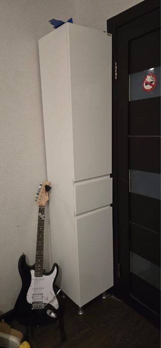 Продам шкаф пенал