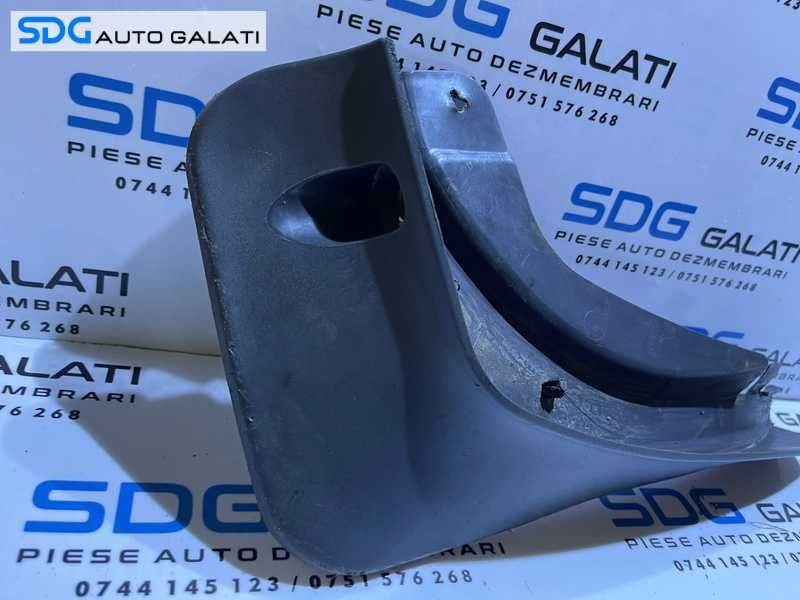 Aparatoare Protectie Noroi Roata Janta Dreapta Fata Ford Kuga 1 2008 - 2013 Cod 8V4J-16A262-AD 8V4J16A262AD