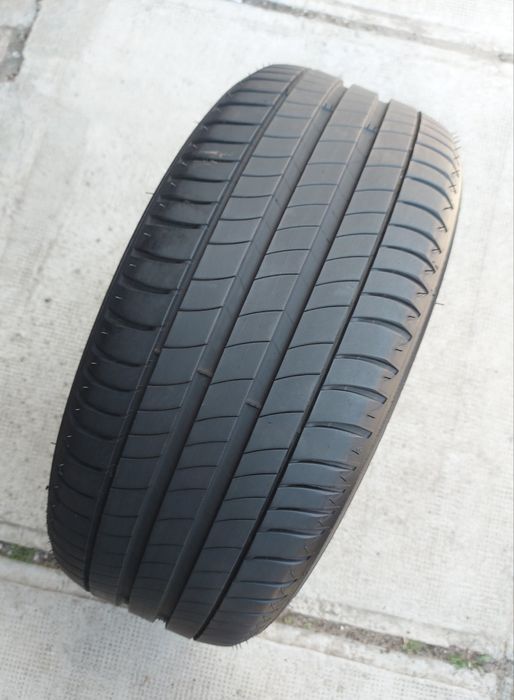 O bucată 225/50 R17 vară - una Falken Goodyear Michelin