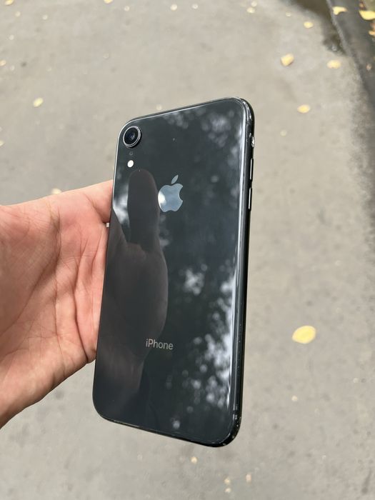 Продам iPhone XR 64 gb