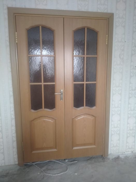 Продам кухонный гарнитур и двери