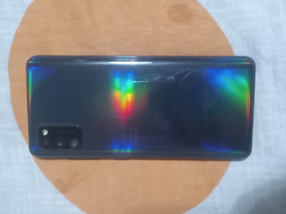 Самсунг А41 срочна продаётся