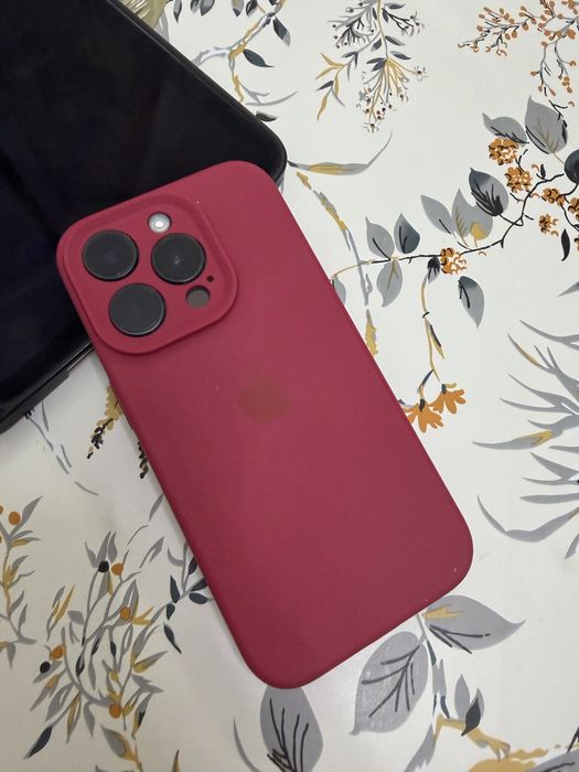 IPhone 15 Pro и IPad