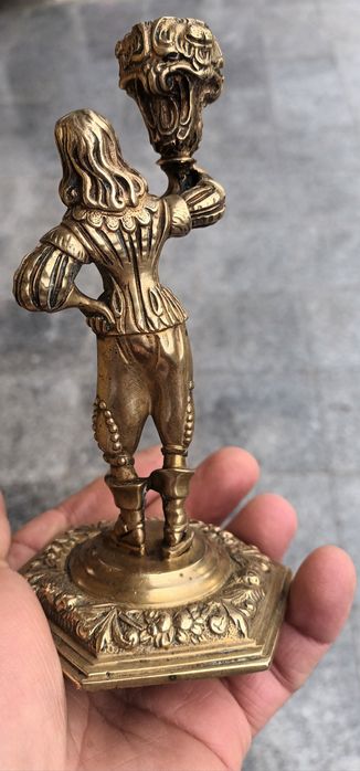 Statuie veche din Bronz