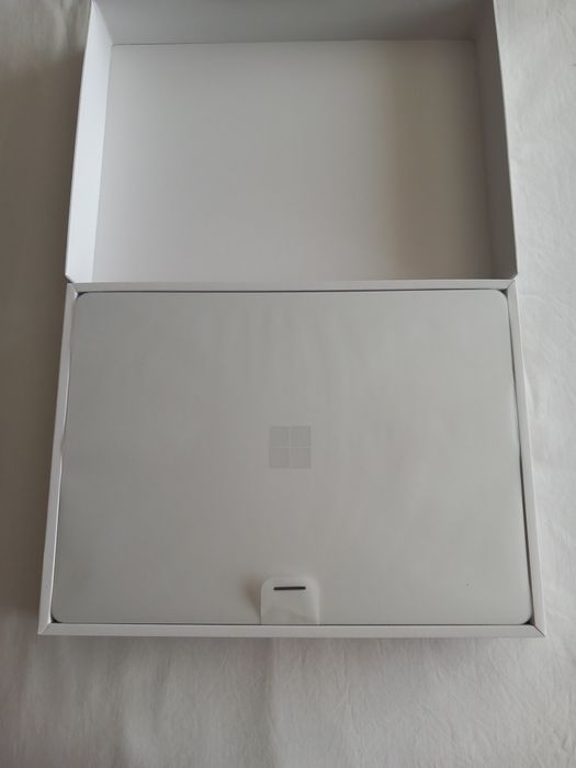 Laptop Microsoft Surface,7'th Edition.nou.