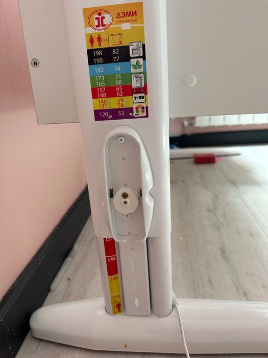 Растущая парта со стулом