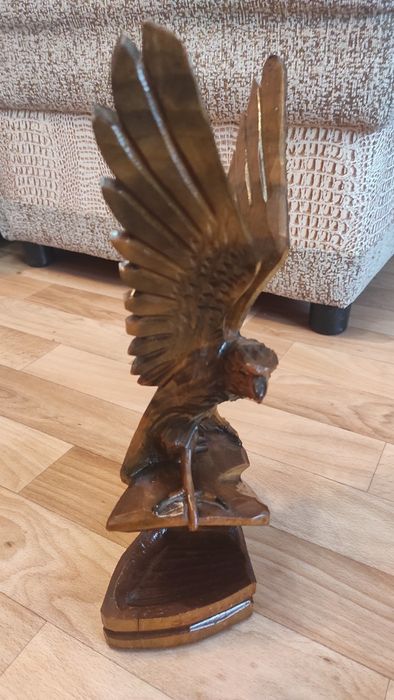 Деревянный орёл статуэтка