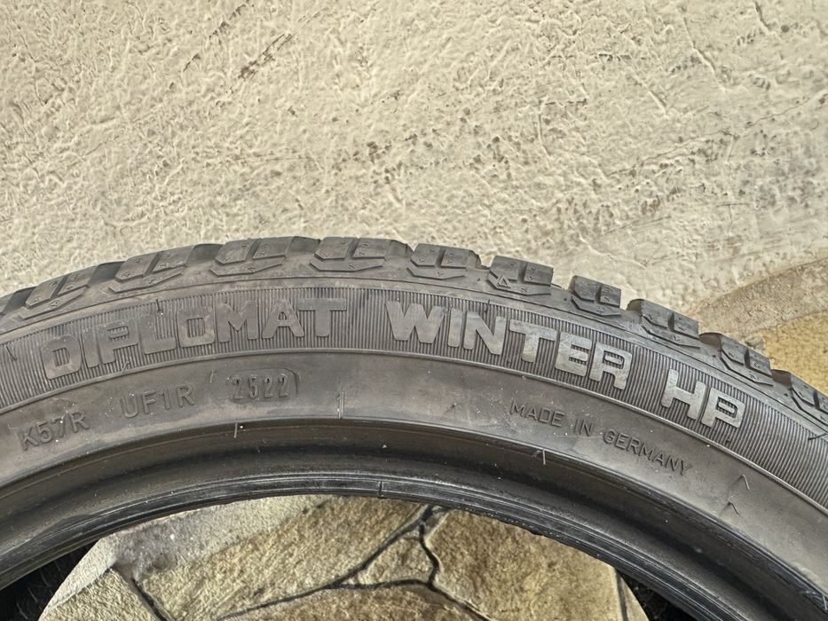 Автомобилни гуми 225 45 17 Diplomat