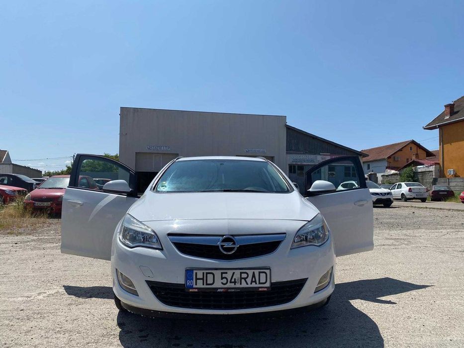 Opel Astra J 1.3 CDTI – 2011 – Foarte Economică – 2.999€
