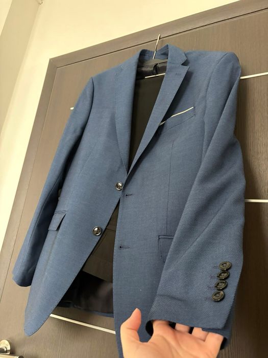 Costum Zara Man nou cu eticheta