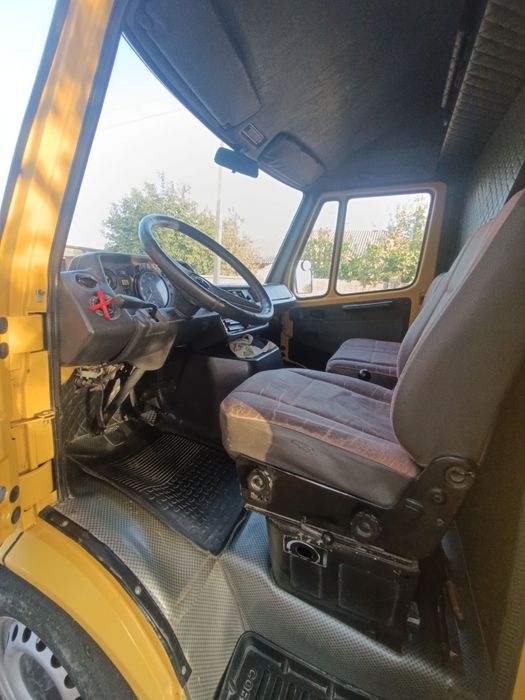Mersedes benz 1992 yil furgon