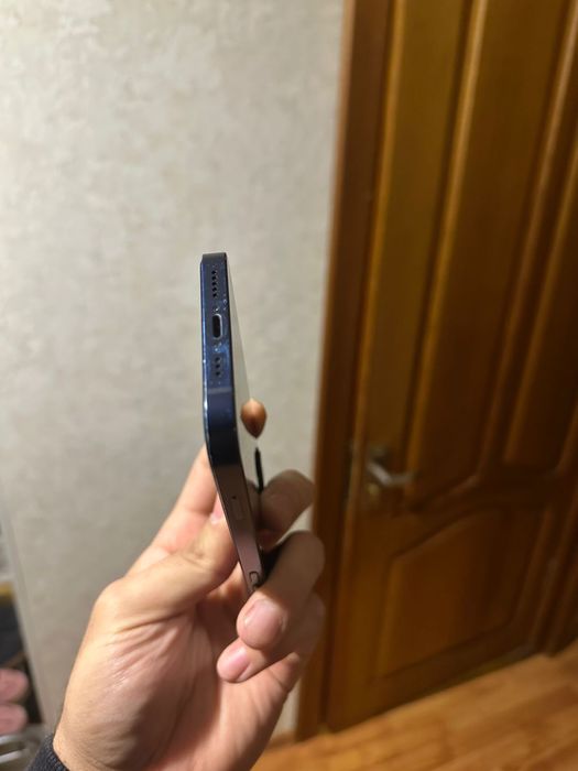 Продам айфон 12 память 64гб