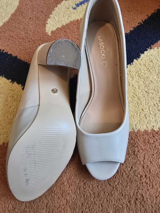 Pantofi dama Lasocki bej piele naturala 36