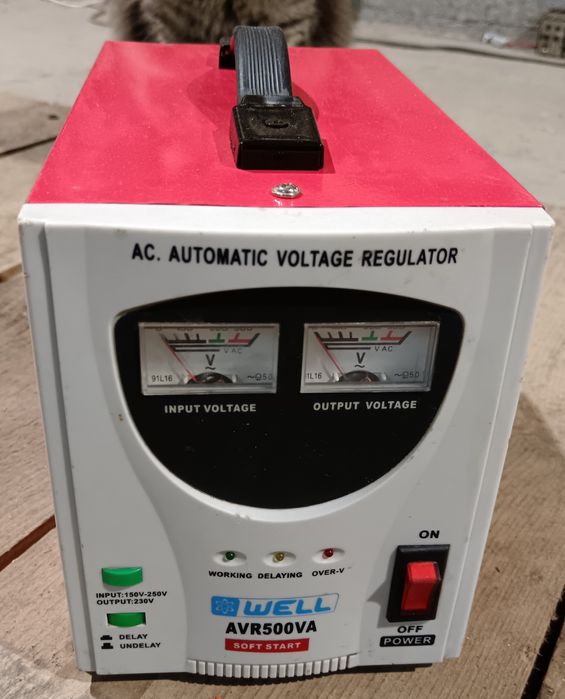 Stabilizator / regulator tensiune WELL AVR 500VA
