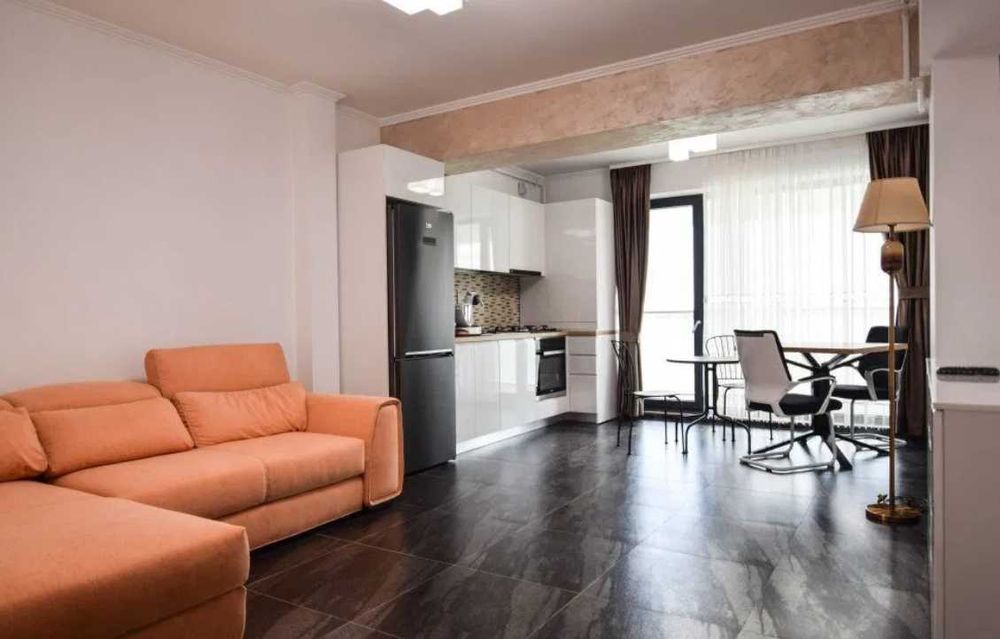 Дава се под наем Двустаен апартамент в Пловдив, Център - 48 кв.м за 193.8 € - Снимка #1