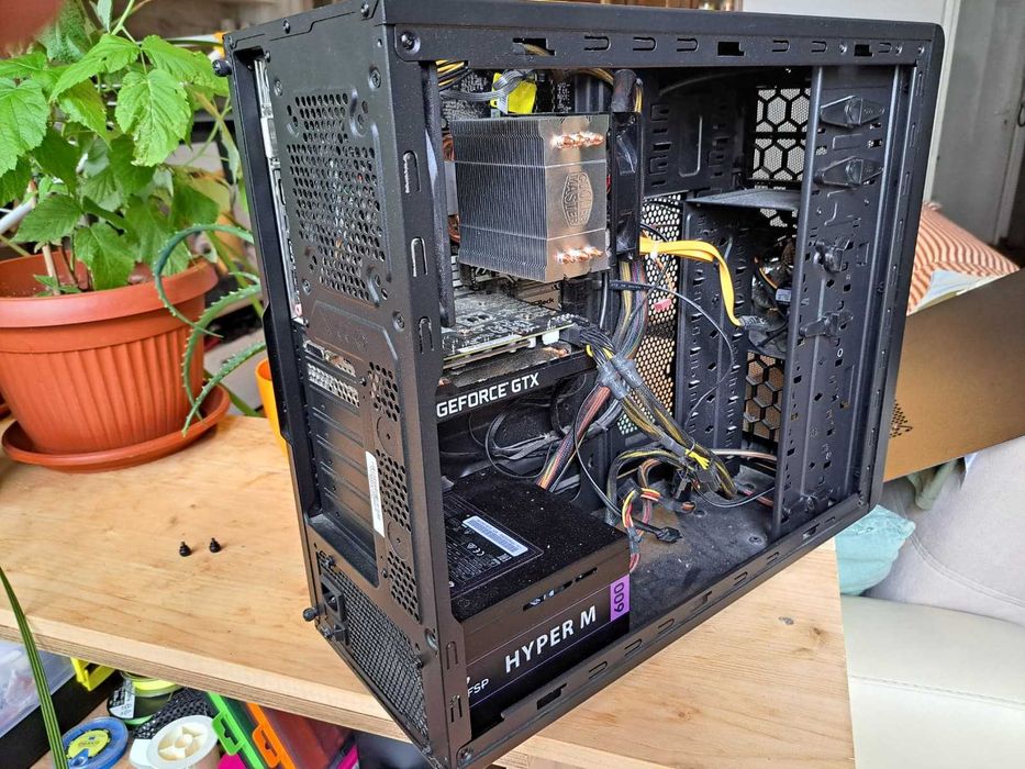 Геймърски компютър – GTX 1660 Ti 6GB / i5-7600K / 16GB RAM – Отлично състояние